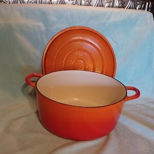 Descoware Flame Red Cast Iron Dutch Oven 5 Qt.